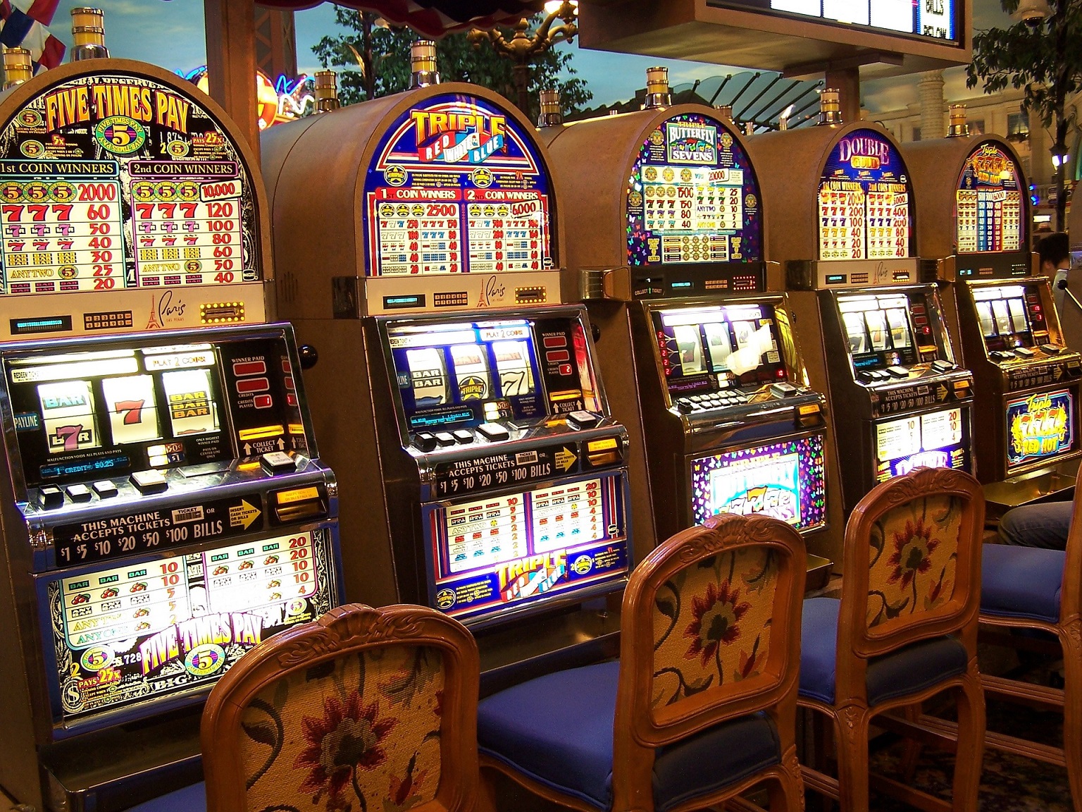 Different Variations of Online Slot Gambling Cluster Pays